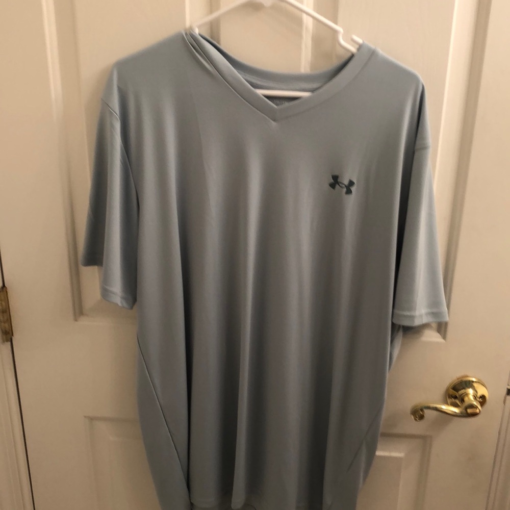 Under Armor men’s XXL heat gear V neck shirt